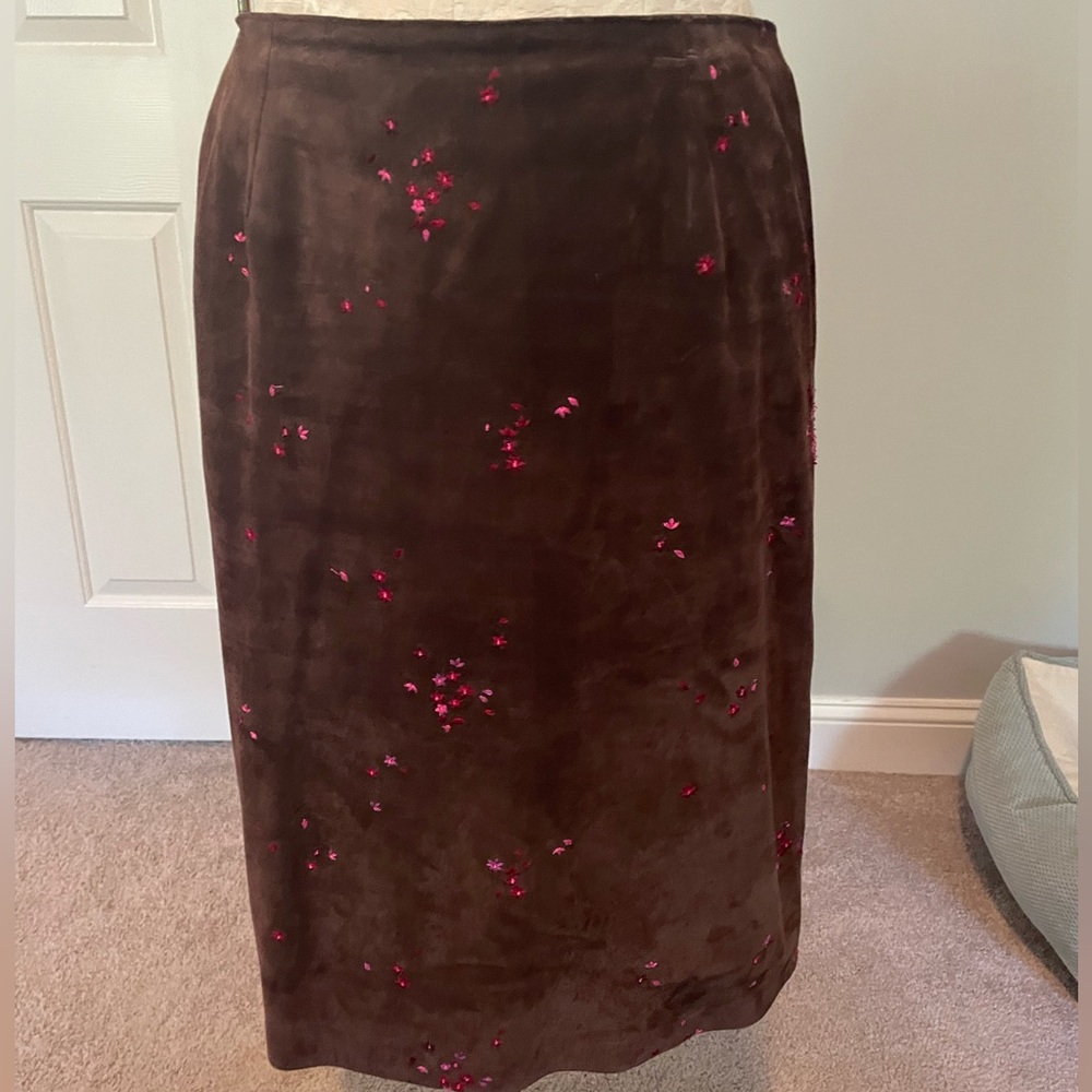 Vintage! Ann Taylor 100% suede embroidered pencil skirt. NWOT.